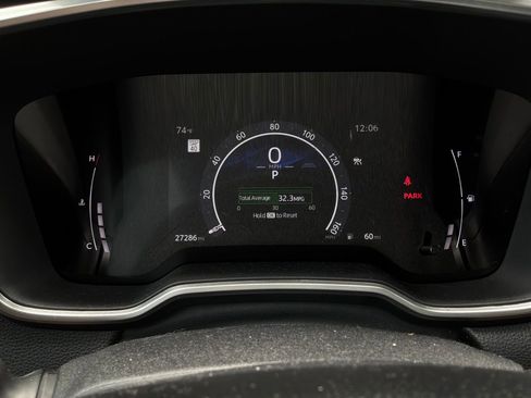 Used 2025 Toyota Corolla Cross XLE FWD image 34
