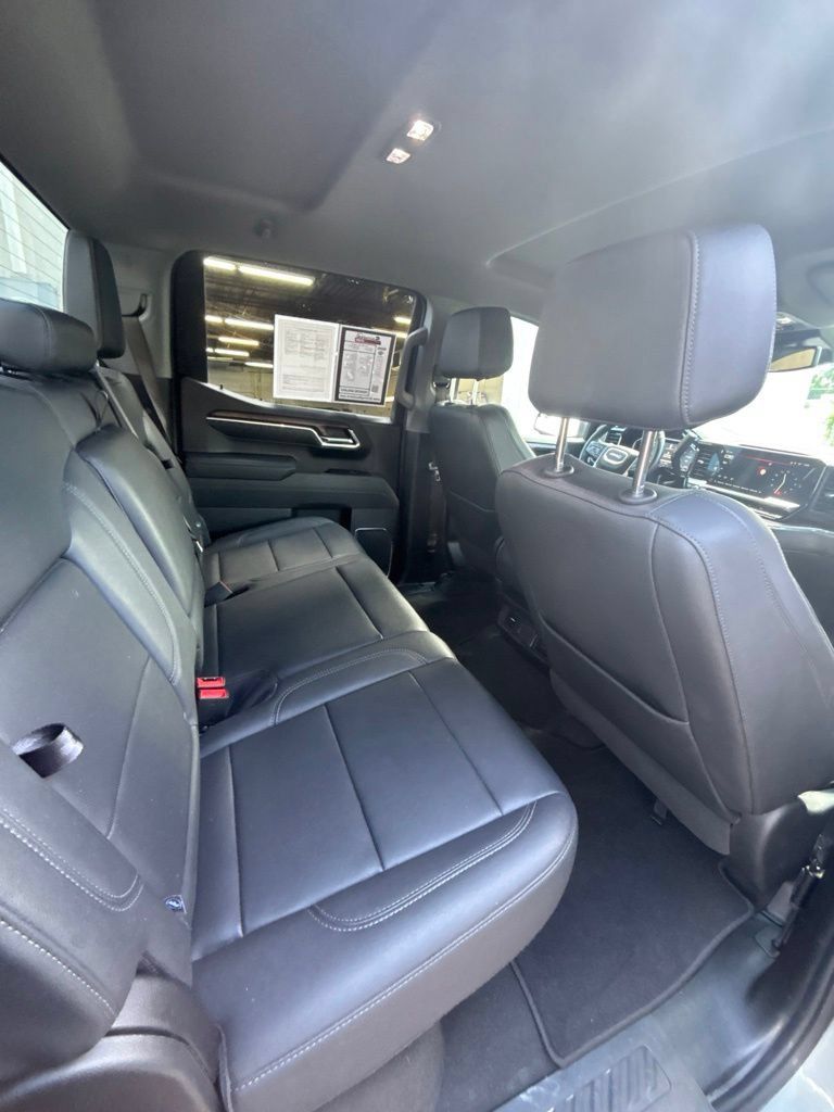 Used 2025 GMC Sierra 1500 SLT RWD image 21