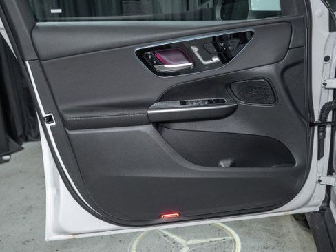 Certified 2025 Mercedes-Benz GLC 300 image 11