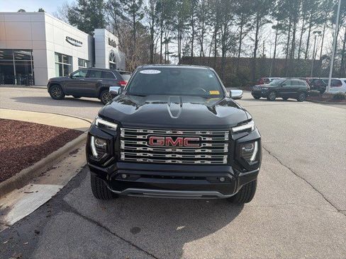 Used 2025 GMC Canyon Denali w/ LPO, Denali Black Edition image 9