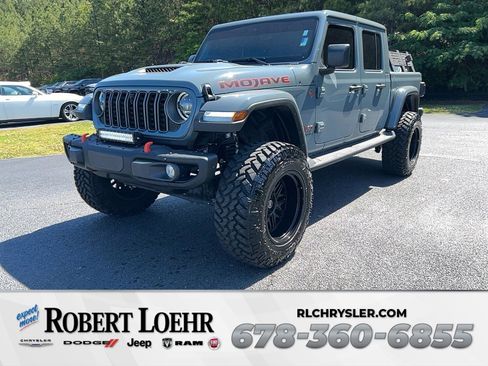 Used 2025 Jeep Gladiator Mojave AWD/4WD image 1