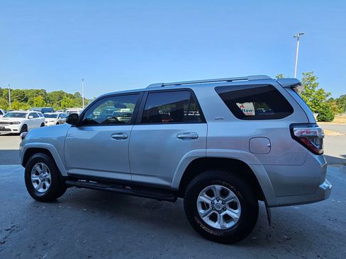 Used 2018 Toyota 4Runner SR5 RWD image 5
