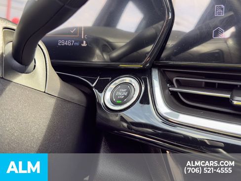 Used 2025 Chevrolet Trax RS w/ Sunroof Package FWD image 23