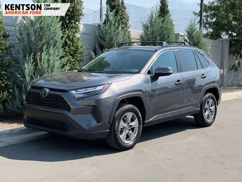 Used 2025 Toyota RAV4 XLE AWD/4WD image 3