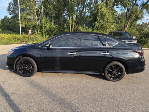 Used 2018 Nissan Sentra SR w/ SR Midnight Edition Package FWD image 2