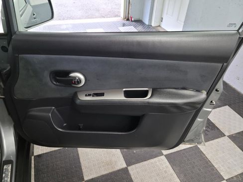 Used 2009 Nissan Versa 1.8 S w/ PWR Pkg image 16