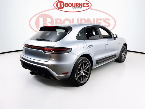 Used 2023 Porsche Macan image 11
