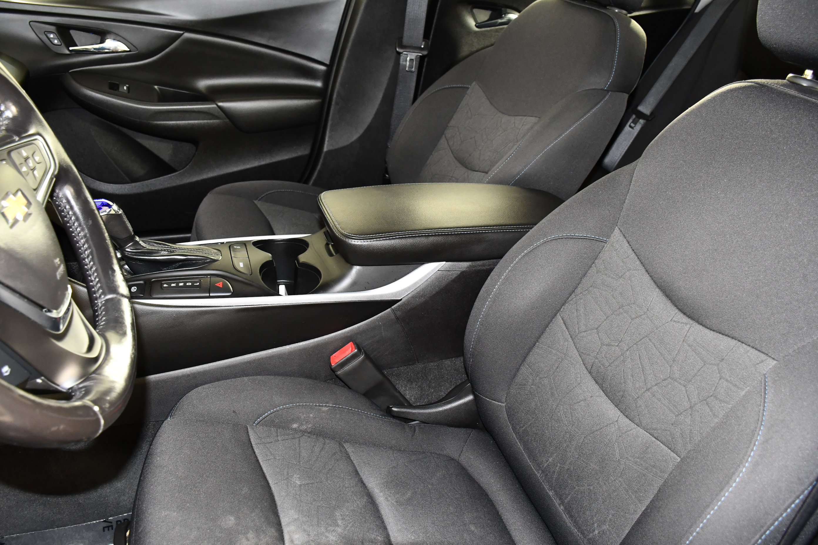 Used 2018 Chevrolet Volt LT w/ Comfort Package FWD image 35