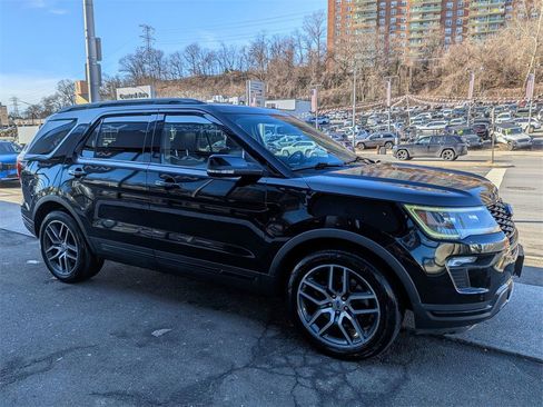 Used 2018 Ford Explorer Sport w/ Equipment Group 401A image 5