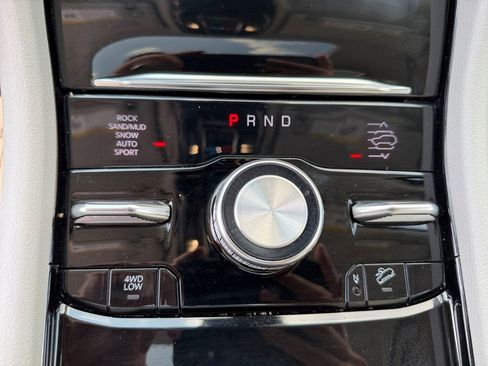 Used 2023 Jeep Grand Cherokee L Overland w/ Luxury Tech Group IV AWD/4WD image 21
