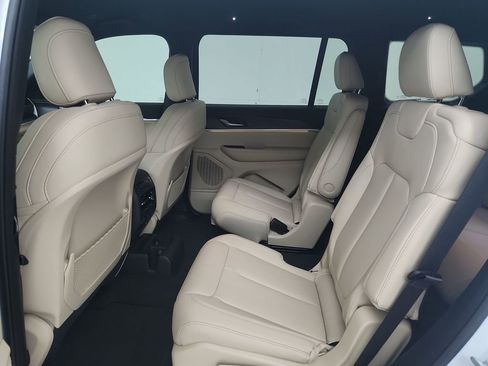 New 2025 Jeep Grand Cherokee L Limited w/ Trailer Tow Package image 31