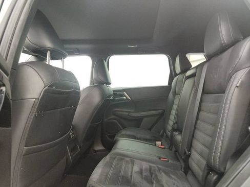 Used 2022 Mitsubishi Outlander SE FWD image 10
