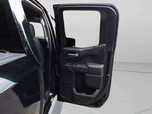 Used 2019 Chevrolet Silverado 1500 Custom Trail Boss w/ Custom Convenience Package image 33