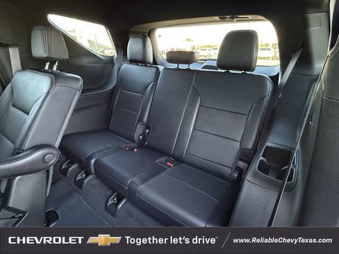 Certified 2025 Chevrolet Traverse LT w/ Driver Confidence Package image 32