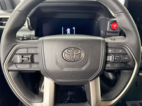 Used 2025 Toyota Tacoma TRD Off-Road AWD/4WD image 20