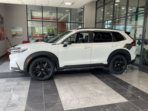 Used 2024 Honda CR-V Sport Touring image 3