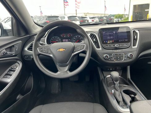 Used 2024 Chevrolet Malibu LT FWD image 31