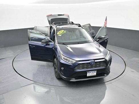 Used 2020 Toyota RAV4 XSE image 87