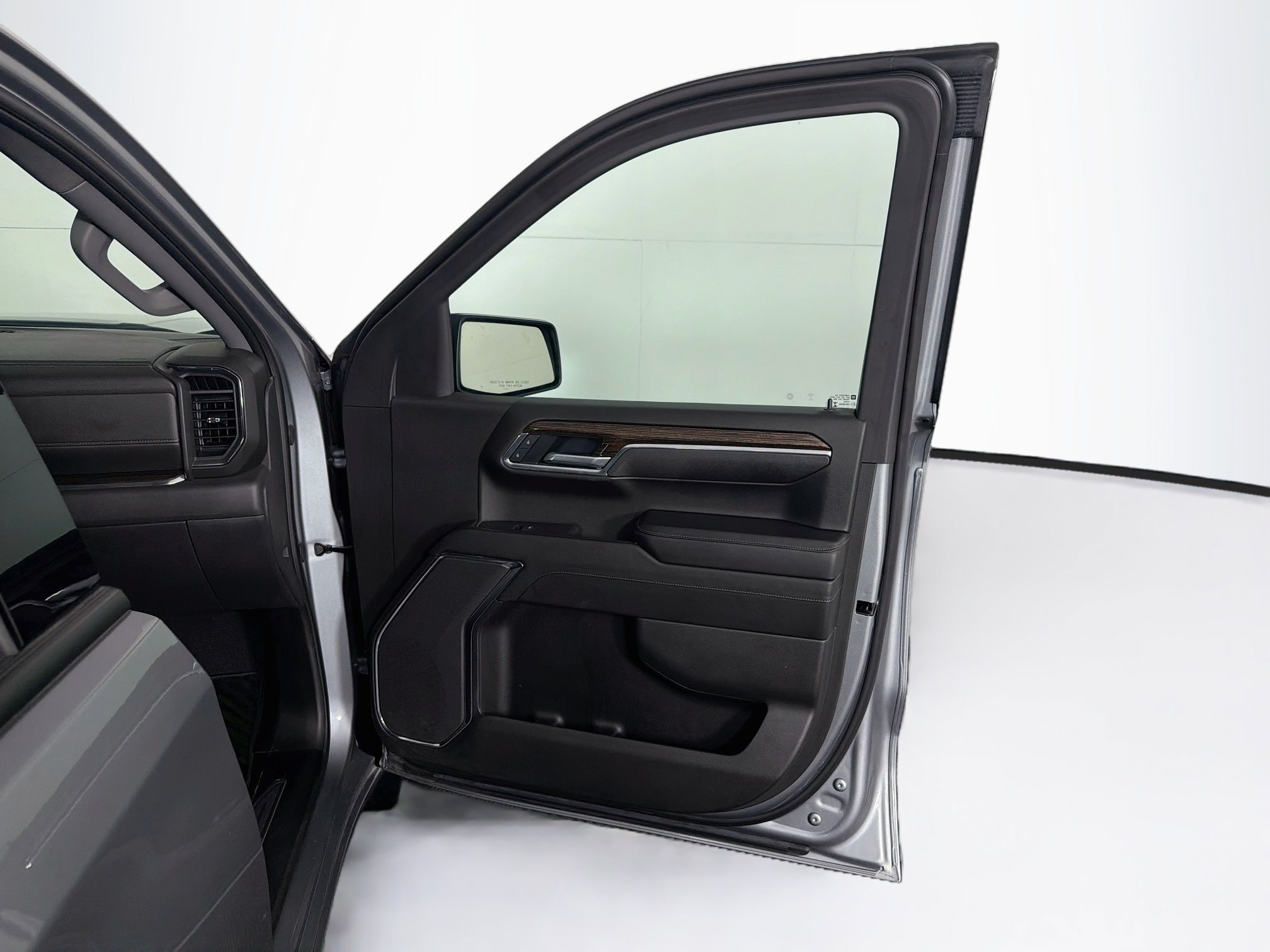 Used 2025 GMC Sierra 1500 Elevation AWD/4WD image 32
