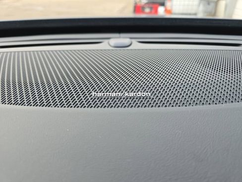 Certified 2025 Volvo XC90 B5 Plus image 40