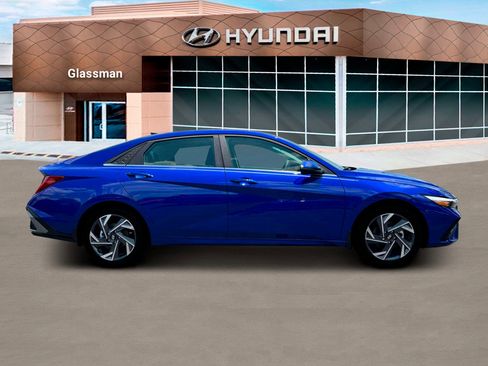 New 2025 Hyundai Elantra Limited w/ Cargo Package image 9