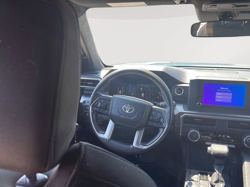 Used 2025 Toyota 4Runner SR5 AWD/4WD image 16
