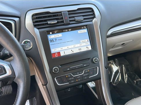 Used 2017 Ford Fusion Energi SE image 26