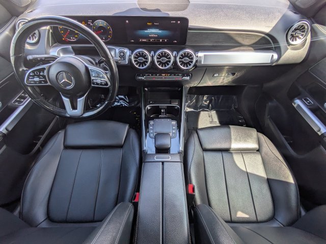 Used 2023 Mercedes-Benz GLB 250 4MATIC w/ Premium Package image 15