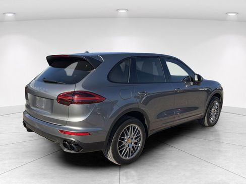 Used 2017 Porsche Cayenne AWD/4WD image 4