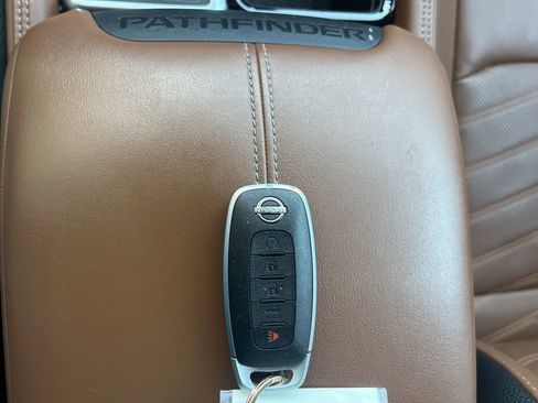 Used 2023 Nissan Pathfinder Platinum w/ Black Appearance Package image 20