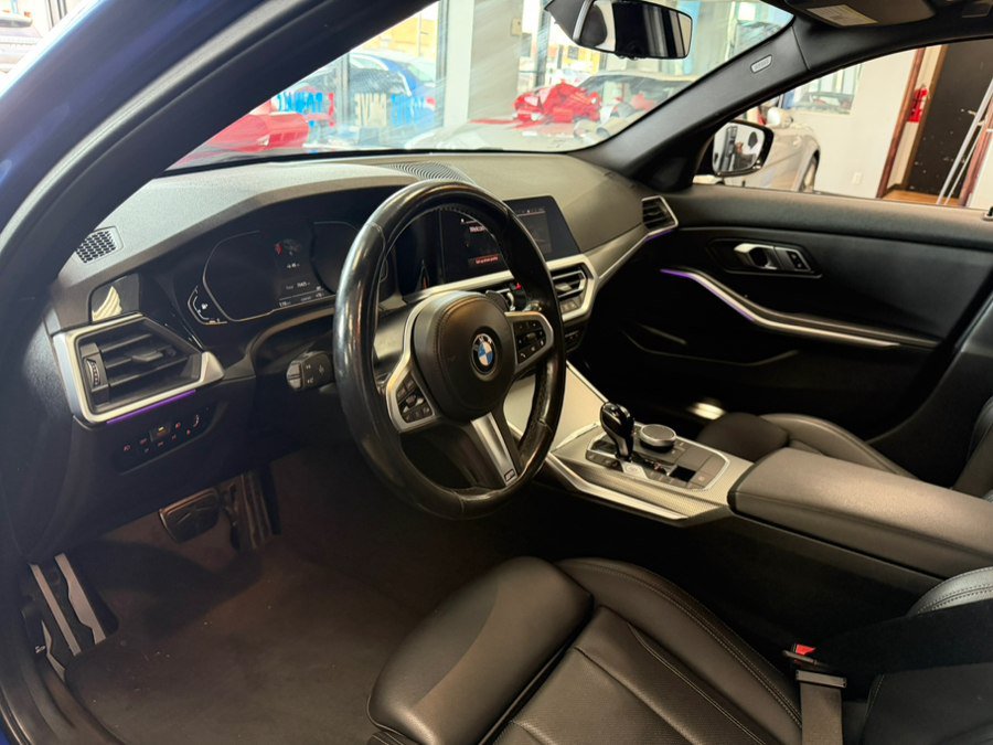 Used 2022 BMW 330i Sedan w/ M Sport Package RWD image 23
