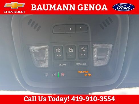 Used 2023 Chevrolet Traverse RS AWD/4WD image 38