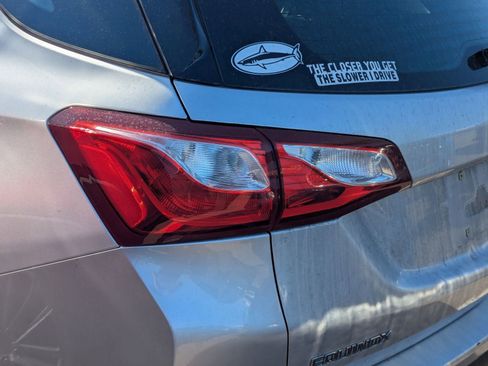 Used 2020 Chevrolet Equinox LS image 6