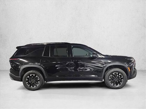 Used 2024 Chevrolet Traverse Z71 AWD/4WD image 4