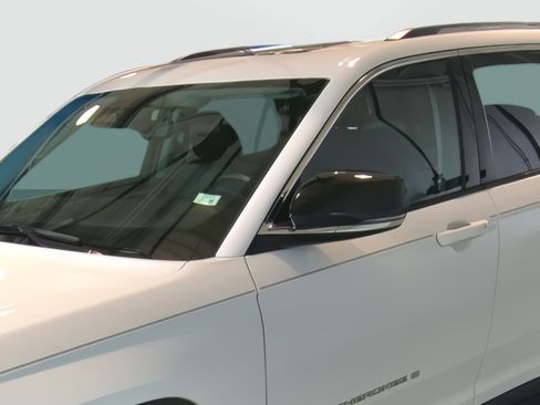 Used 2022 Jeep Grand Cherokee Limited AWD/4WD image 8