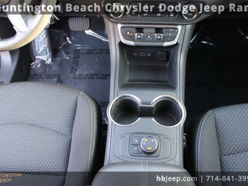 Used 2024 GMC Terrain SLE image 20