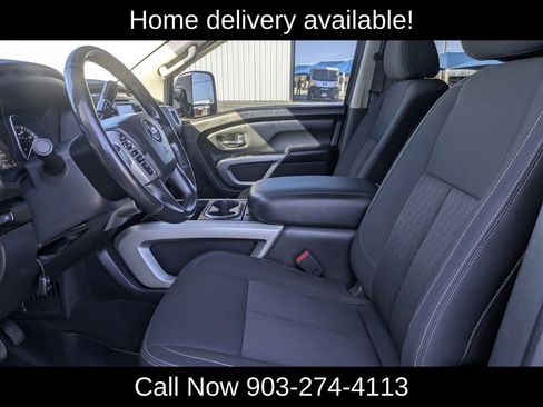 Used 2018 Nissan Titan SV w/ SV Convenience Package image 25