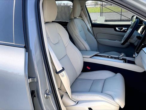 New 2026 Volvo XC60 T8 Ultra w/ Protection Package Premier image 31