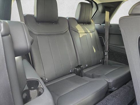 New 2025 Land Rover Range Rover Long Wheelbase SE image 12