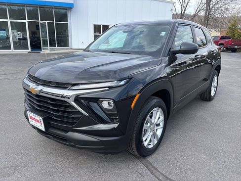 Used 2025 Chevrolet TrailBlazer LS w/ LS Convenience Package AWD/4WD image 1