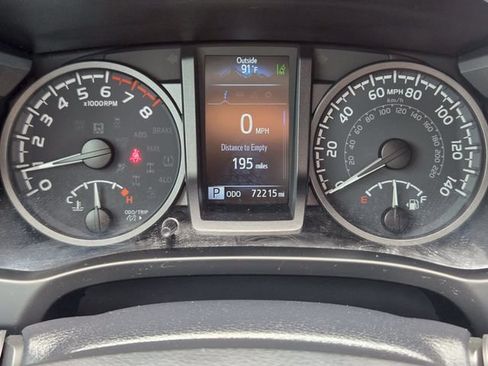 Used 2023 Toyota Tacoma TRD Off-Road w/ Technology Package AWD/4WD image 14