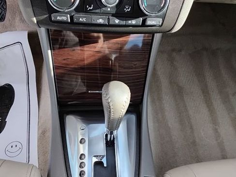 Used 2012 Nissan Altima 2.5 SL w/ 2.5SL Pkg image 11