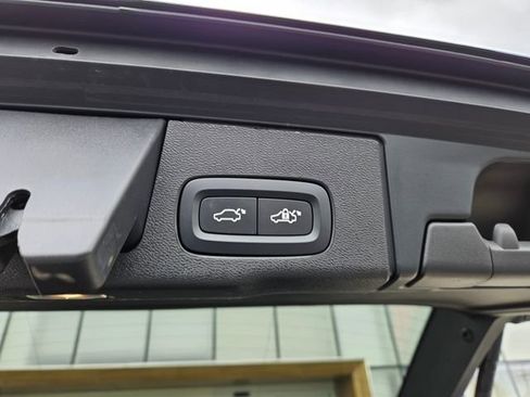 Used 2025 Volvo XC60 B5 Plus w/ Climate Package AWD/4WD image 13