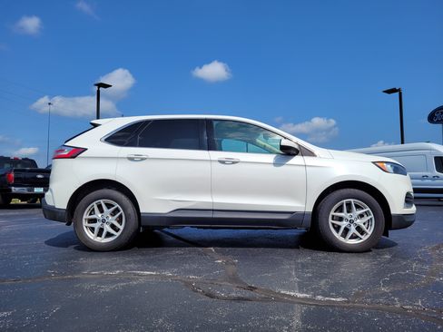 Used 2023 Ford Edge SEL w/ Convenience Package AWD/4WD image 2