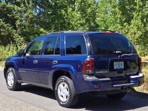 Used 2002 Chevrolet TrailBlazer LS w/ Preferred Equipment Group image 8