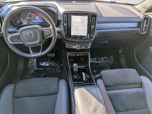 Certified 2023 Volvo C40 P8 Recharge Ultimate image 18