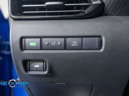 Used 2024 Nissan Sentra SR FWD image 13
