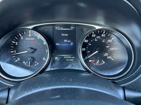 Used 2015 Nissan Rogue SV image 15