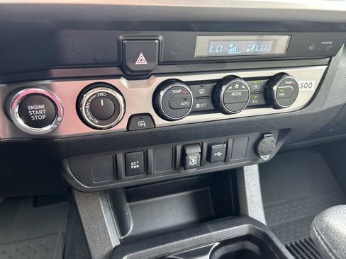 Used 2023 Toyota Tacoma SR5 AWD/4WD image 31