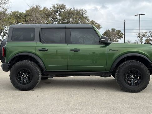 Used 2023 Ford Bronco Wildtrak image 4